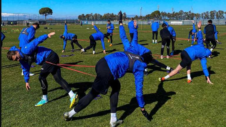 Футболісти Миная на зборах / фото ФК Минай Футболісти Миная на зборах / фото ФК Минай