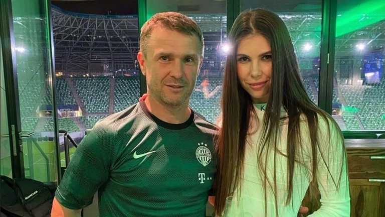 Сергій Ребров з дружиною / фото з соцмереж Сергій Ребров з дружиною / фото з соцмереж