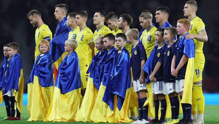 Зинченко, Ярмоленко и другие украинские игроки дали обещание семьям погибших фанатов