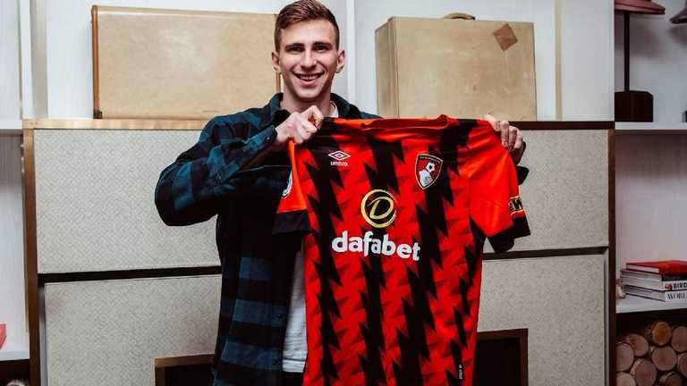 Илья Забарный / фото ФК Борнмут Илья Забарный / фото ФК Борнмут