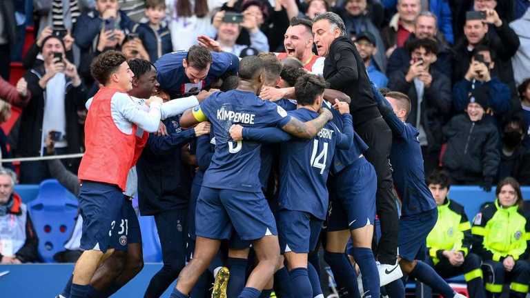 Месси вырвал победу над Лиллем / AFP Месси вырвал победу над Лиллем / AFP