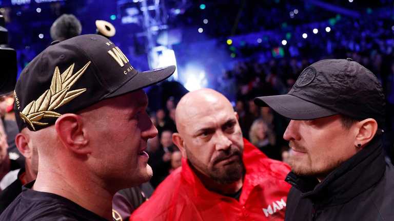 Усик проти Ф’юрі / фото з соцмереж Усик проти Ф’юрі / фото з соцмереж