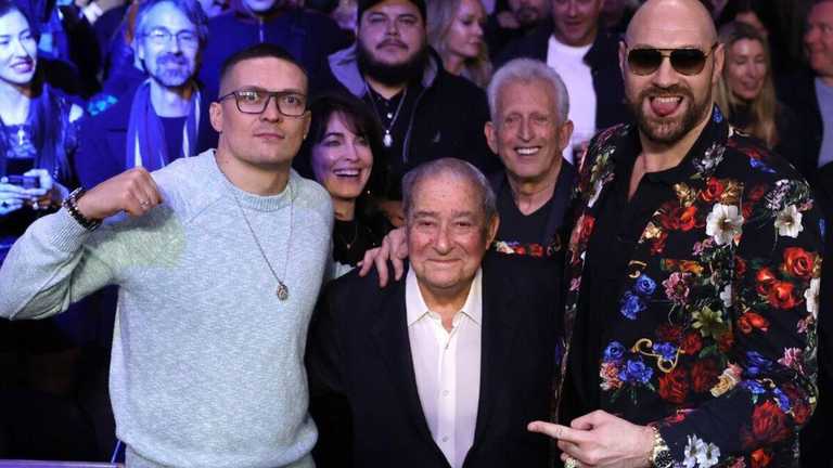 Усик и Фьюри все ближе к контракту на бой / фото из соцсетей Усик и Фьюри все ближе к контракту на бой / фото из соцсетей