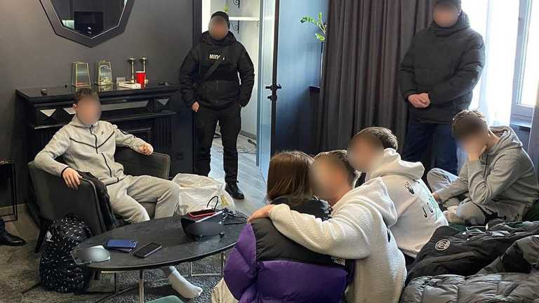 Скандальна справа про "п'яні" вечірки продовжує набирати обертів / Фото Національна поліція Скандальна справа про "п'яні" вечірки продовжує набирати обертів / Фото Національна поліція