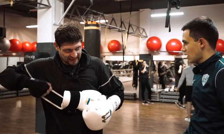 Євген Селезньов на заняттях з бокусу / скрін з відео Євген Селезньов на заняттях з бокусу / скрін з відео