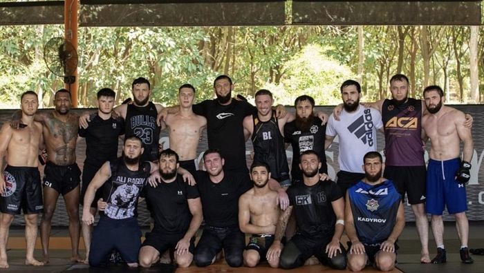Зірки UFC стали "няньками" сина Кадирова в Таїланді
