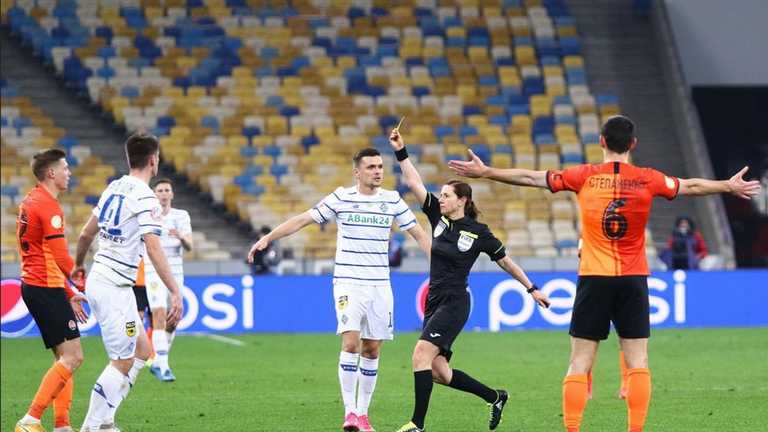 Александр Андриевский (разводит руками) / фото Александра Приходько Александр Андриевский (разводит руками) / фото Александра Приходько