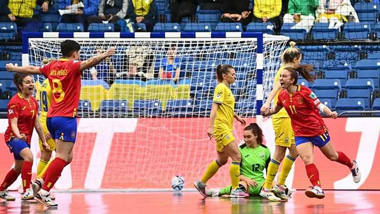 Украина против Испании / фото УЕФА Украина против Испании / фото УЕФА