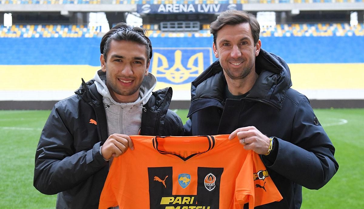 Хусрав Тоиров с Дарио Срной / фото ФК Шахтер