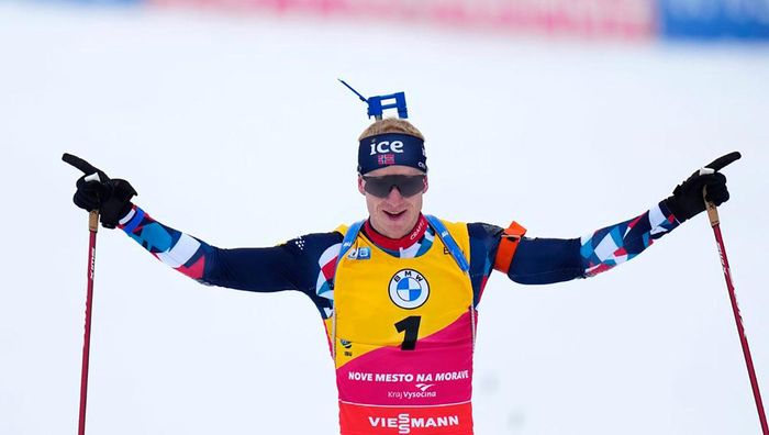 Зірковий норвежець достроково виграв Кубок світу з біатлону – допоміг ковід