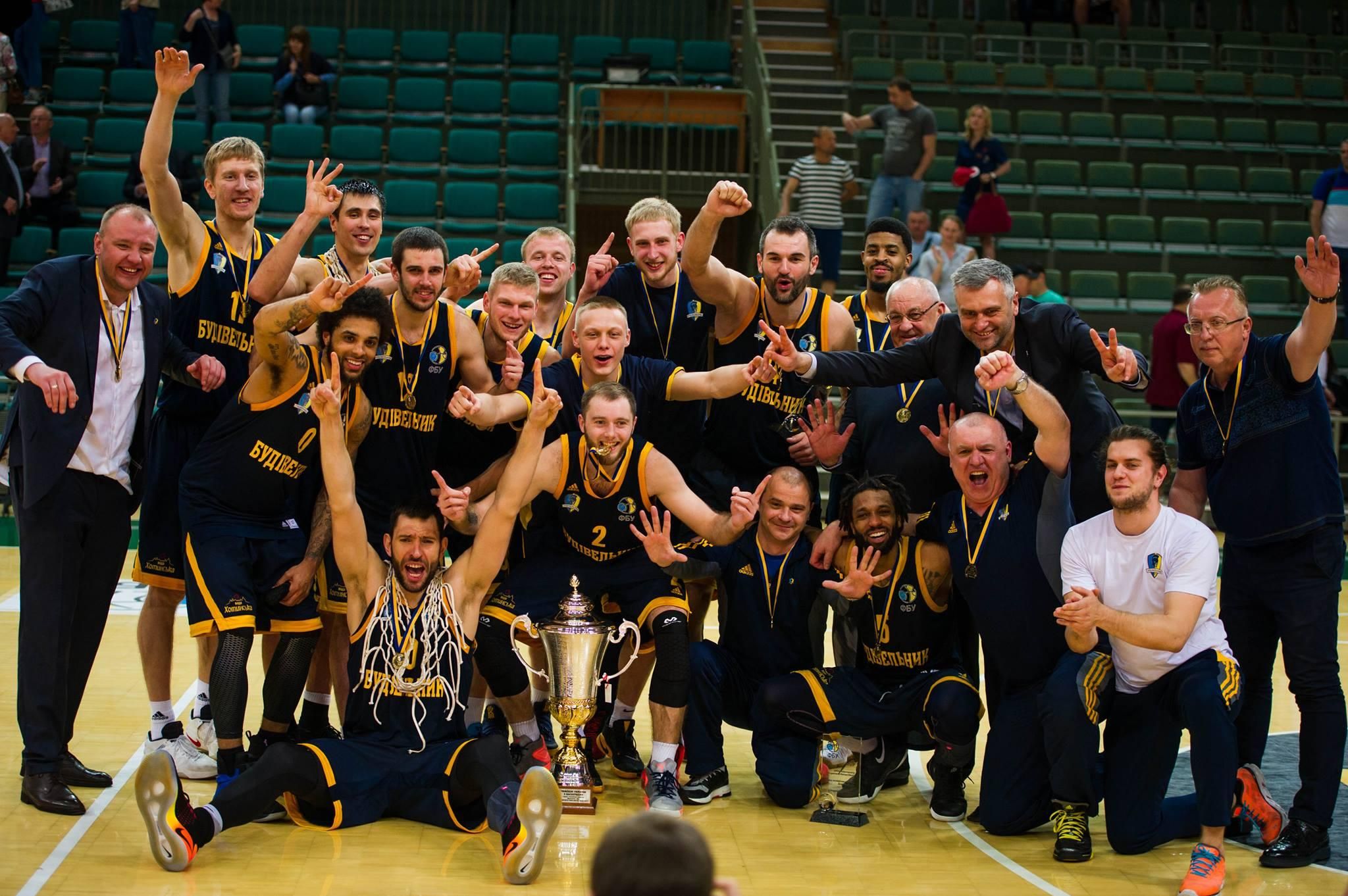 Будивельник – чемпион Суперлиги 2022/23 / фото из открытых источников