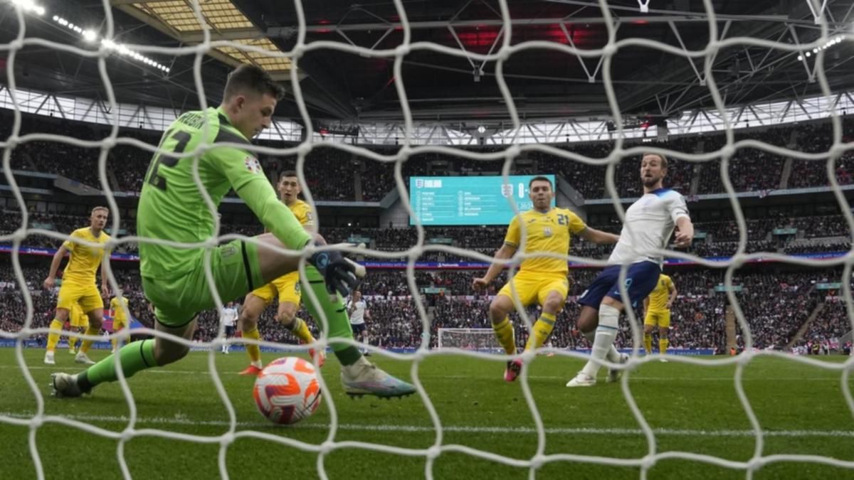 Трубін пропустив два м'ячі / Фото Telehraph Трубін пропустив два м'ячі / Фото Telehraph