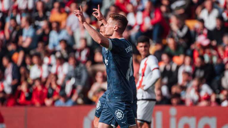 Виктор Цыганков оформил дубль / фото ФК Жирона Виктор Цыганков оформил дубль / фото ФК Жирона