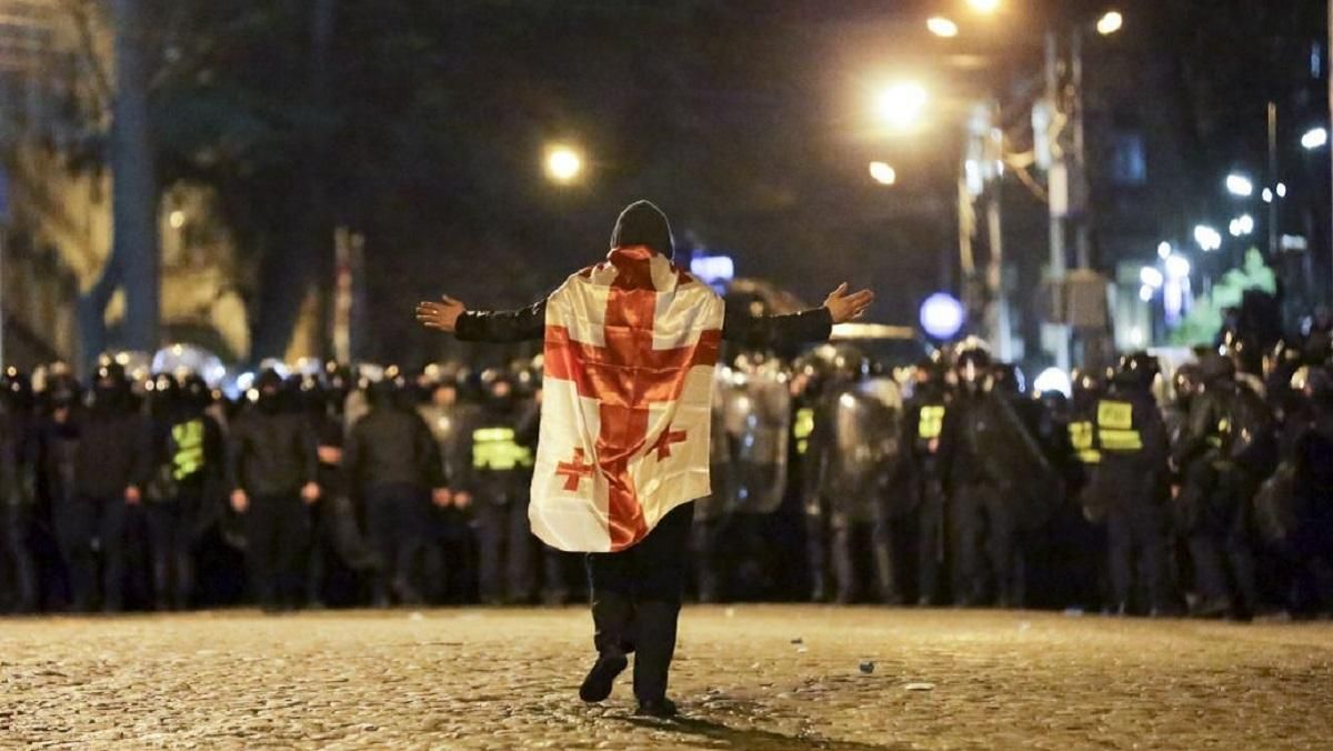Протесты в Грузии против законопроекта "О прозрачности иностранного влияния" / Фото Associated Press