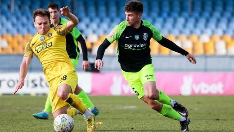 Еміль Мустафаєв проти СК Дніпр-1 / фото ФК Олександрія Еміль Мустафаєв проти СК Дніпр-1 / фото ФК Олександрія