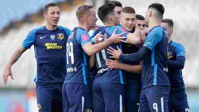 Игроки СК Днепр-1 / фото: СК Днепр-1 Игроки СК Днепр-1 / фото: СК Днепр-1