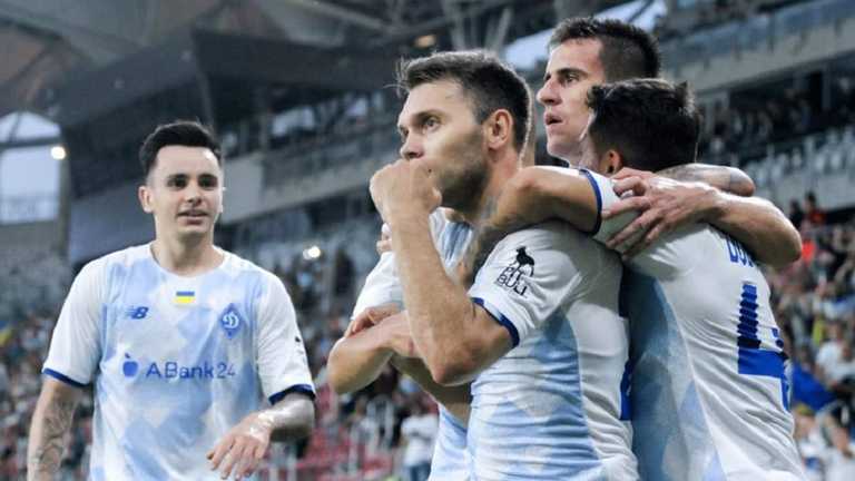 Гравці Динамо / Фото сайт "біло-синіх" Гравці Динамо / Фото сайт "біло-синіх"