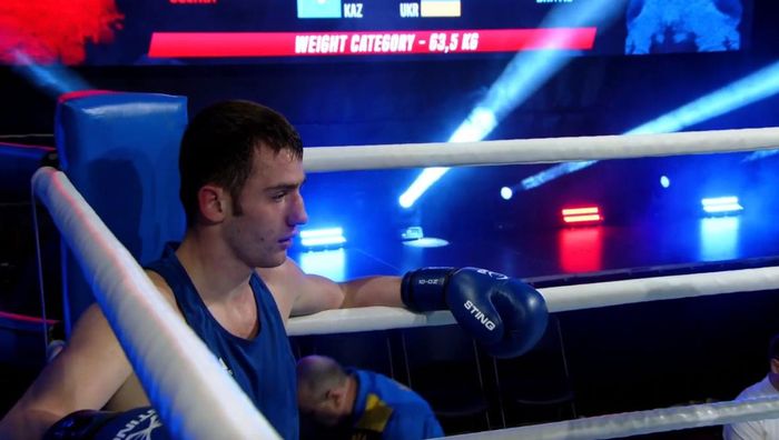 Украинского боксера вынудили снять национальный флаг во время награждения – боец выиграл золото в Литве