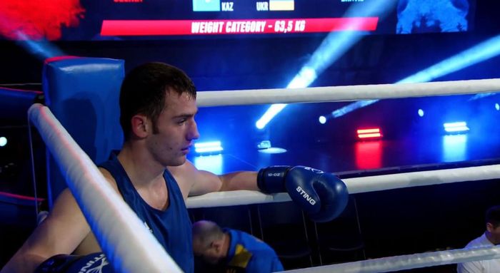 Украинского боксера вынудили снять национальный флаг во время награждения – боец выиграл золото в Литве