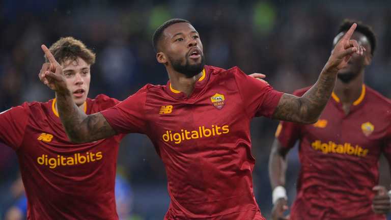 Вейналдум открыл счет / Фото соцсетей Вейналдум открыл счет / Фото соцсетей