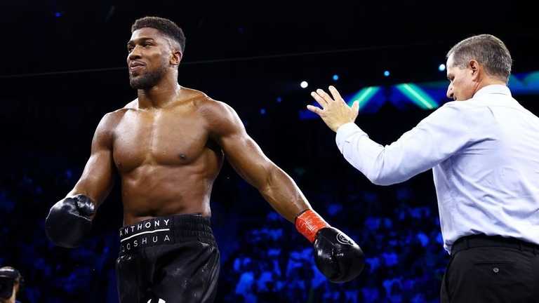 Ентоні Джошуа / фото із соцмереж Ентоні Джошуа / фото із соцмереж