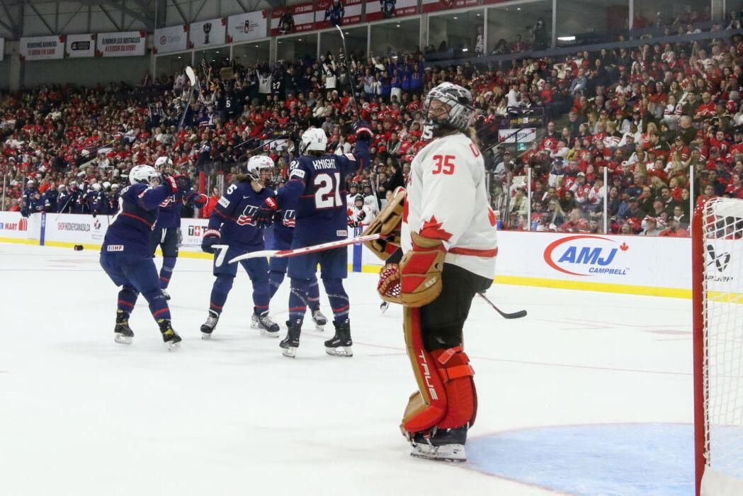 Жіноча збірна США з хокею стала чемпіоном світу / Getty Images Жіноча збірна США з хокею стала чемпіоном світу / Getty Images