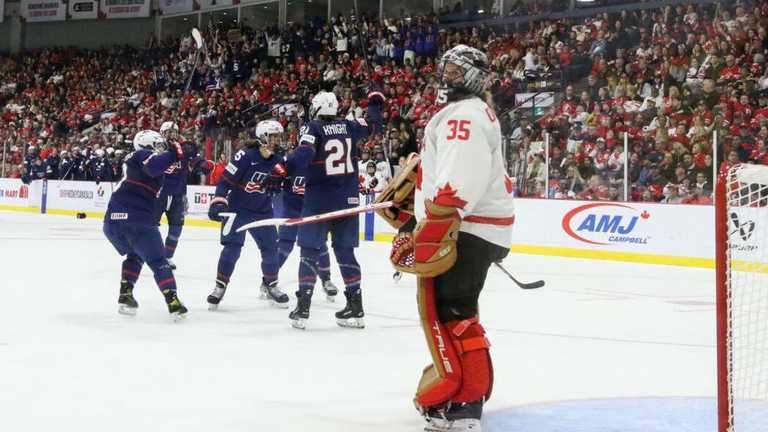 Жіноча збірна США з хокею стала чемпіоном світу / Getty Images Жіноча збірна США з хокею стала чемпіоном світу / Getty Images