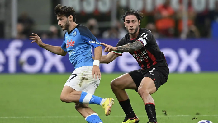 Наполи – Милан: прогноз букмекеров на центральный матч тура Серии А