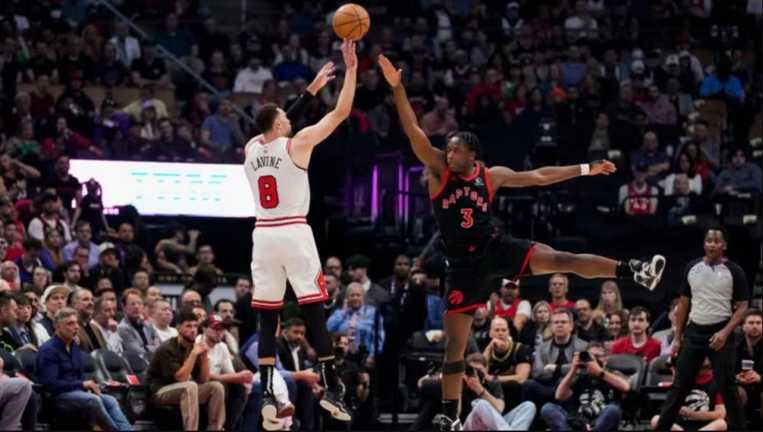 Чикаго переміг Торонто / фото Andrew Lahodynskyj/ Чикаго переміг Торонто / фото Andrew Lahodynskyj/