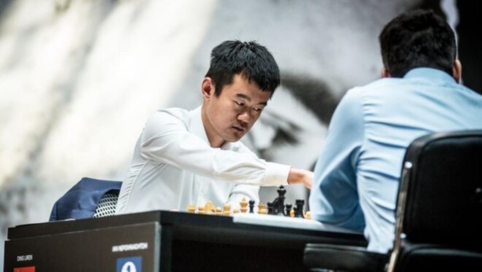 Звездный китаец завоевал шахматную корону, одолев россиянина – Карлсен отказался защищать титул