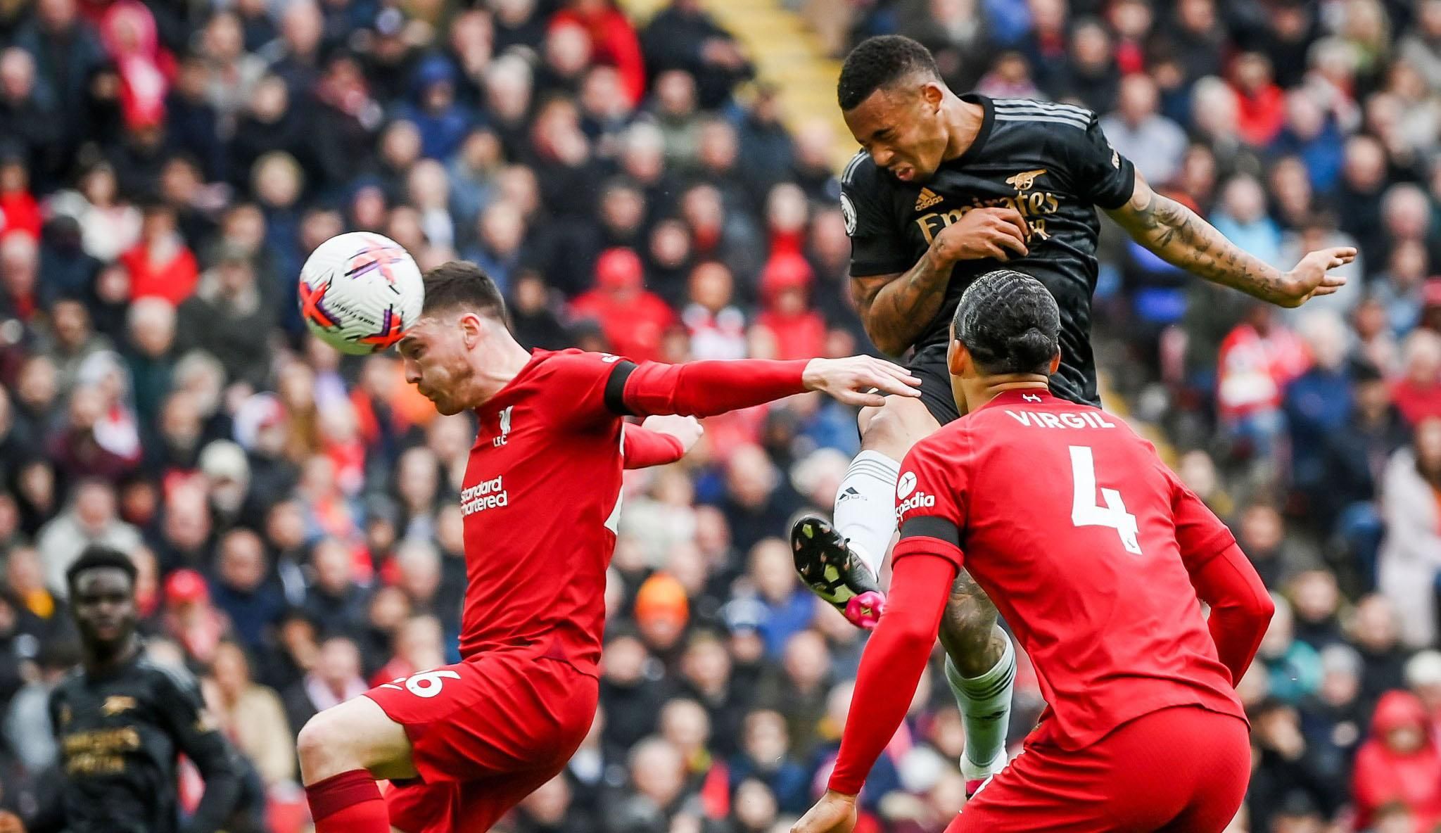 Робертсону досталось от арбитра / фото из соцсетей