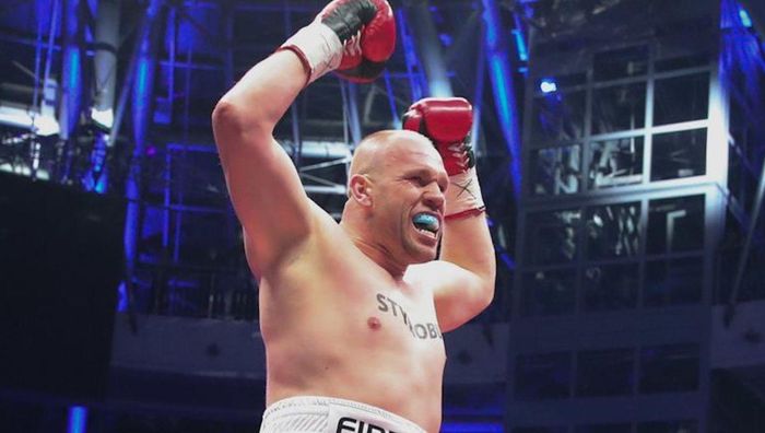 Польский нокаутер молниеносно избил оппонента и выиграл титул WBC