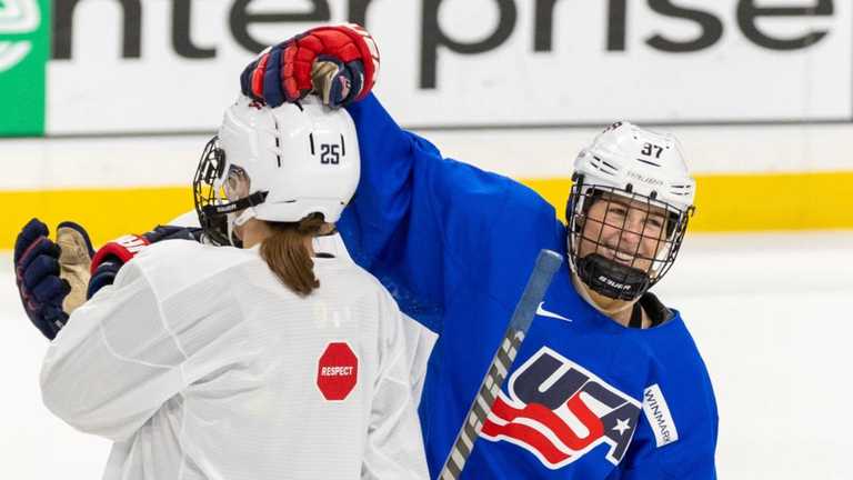 Аббі Мьорфі (праворуч) / фото The Rink Live Аббі Мьорфі (праворуч) / фото The Rink Live
