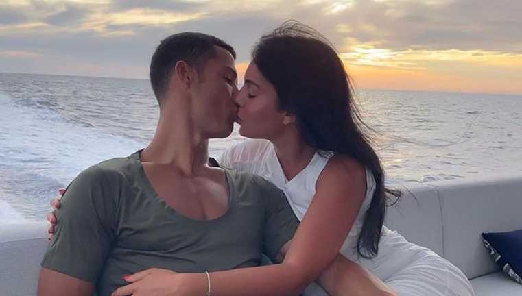 Роналду и Джорджина / фотои з соцсетей