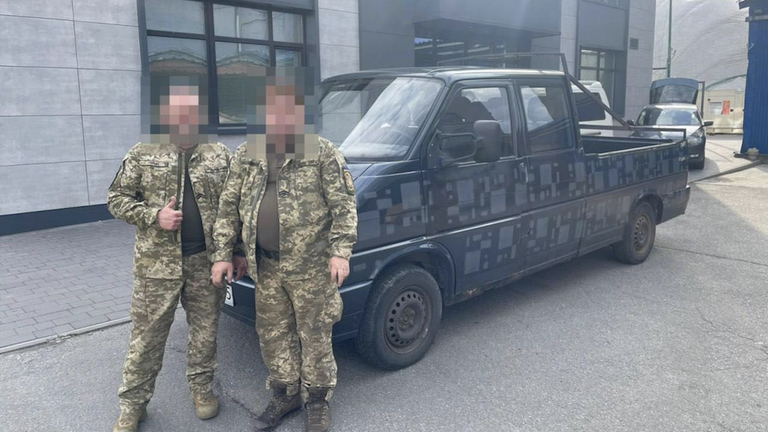 Защитники Украины получили 95 автомобилей при содействии Favbet Foundation / фото Favbet Защитники Украины получили 95 автомобилей при содействии Favbet Foundation / фото Favbet