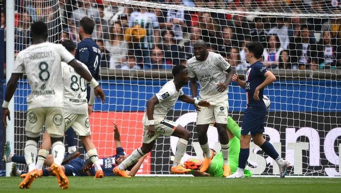 ПСЖ неожиданно проиграл Лорьяну – курьезный гол Мбаппе и раннее удаление ПСЖ неожиданно проиграл Лорьяну – курьезный гол Мбаппе и раннее удаление