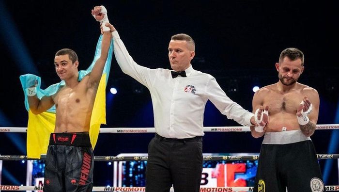 Непобедимый Харциз уверенно нокаутировал оппонента в первом раунде на шоу бокса в Польше