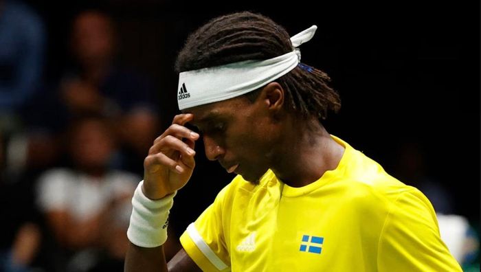 Шведский теннисист набросился на судейскую вышку и разбил об нее ракетку – видео агрессивной выходки