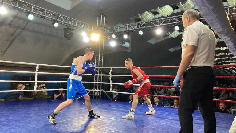 Турнір з боксу в Харківському метрополітені / фото ФБУ Турнір з боксу в Харківському метрополітені / фото ФБУ