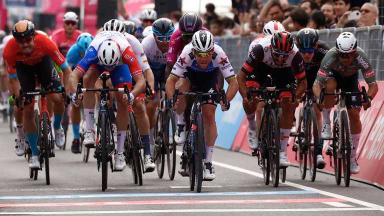 Участники Джиро д'Италия / Фото Eurosport.