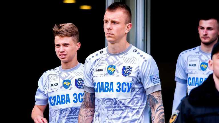 Алексей Дитятьев (по центру) / фото ФК Львов Алексей Дитятьев (по центру) / фото ФК Львов