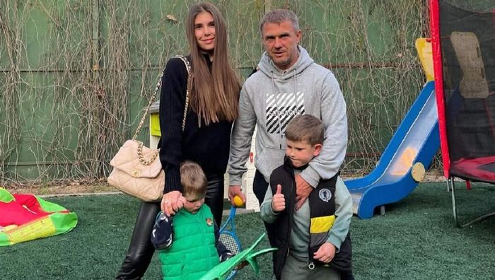 Жена Реброва подогрела слухи о возвращении тренера на Родину: "Нет места лучше, чем Украина"