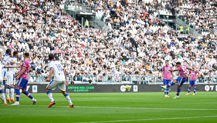 Ювентус вимучив перемогу шедеврами, асист екс-зірки Шахтаря проти хет-трика, Аталанта в зоні ЛЧ Ювентус вимучив перемогу шедеврами, асист екс-зірки Шахтаря проти хет-трика, Аталанта в зоні ЛЧ