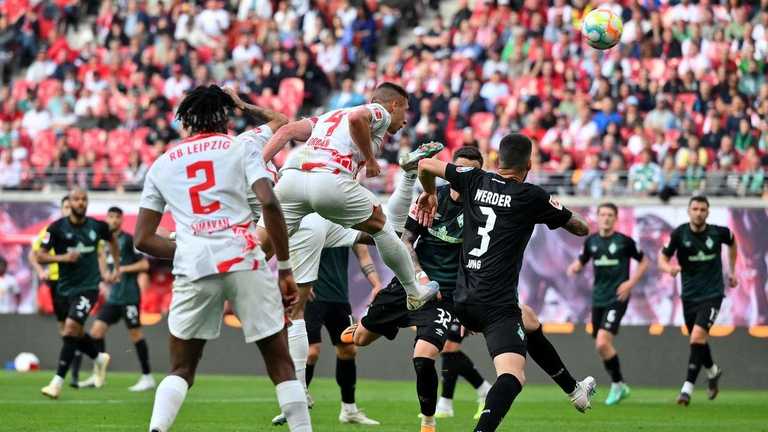РБ Лейпциг вырвал победу в компенсированное время / AFP РБ Лейпциг вырвал победу в компенсированное время / AFP