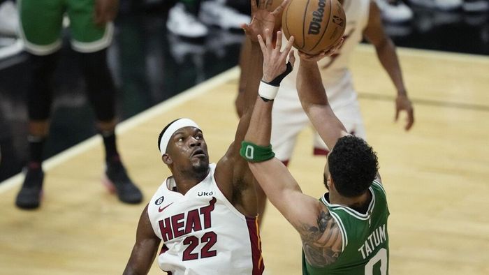 Бостон розгромив Маямі та скоротив відставання у фіналі Сходу НБА