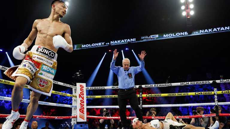 Накатани нокаутировали Молони / фото Top Rank Накатани нокаутировали Молони / фото Top Rank