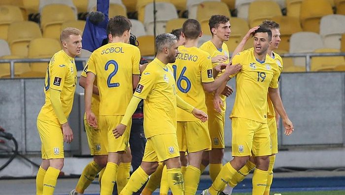 Форварда сборной Украины времен Шевы позорно отстранили от тренировок с клубом
