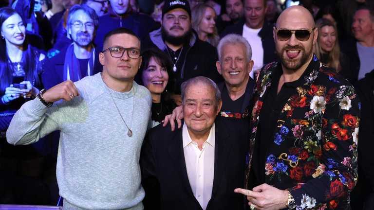 Усик, Ф'юрі та Арум / Фото з Twitter Усик, Ф'юрі та Арум / Фото з Twitter