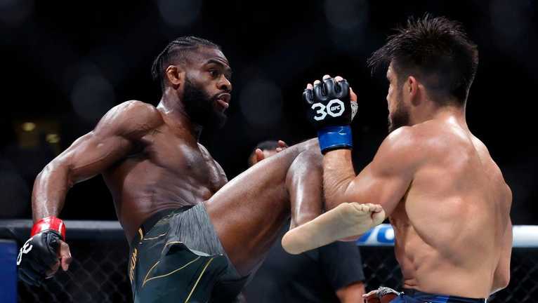 Алджамейн Стерлинг – Генри Сехудо / Фото Sarah Stier/Getty Images Алджамейн Стерлинг – Генри Сехудо / Фото Sarah Stier/Getty Images