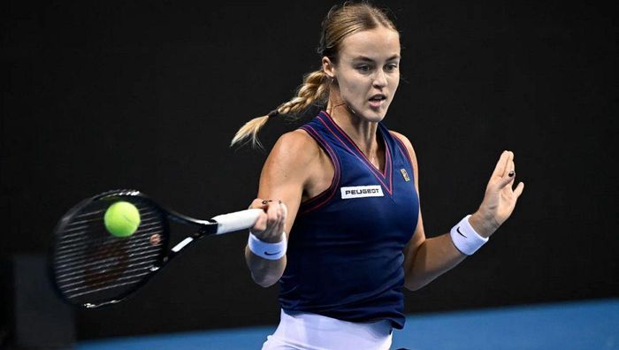 Словацкая теннисистка выступила в сине-желтой форме и уничтожила россиянку на Ролан Гаррос
